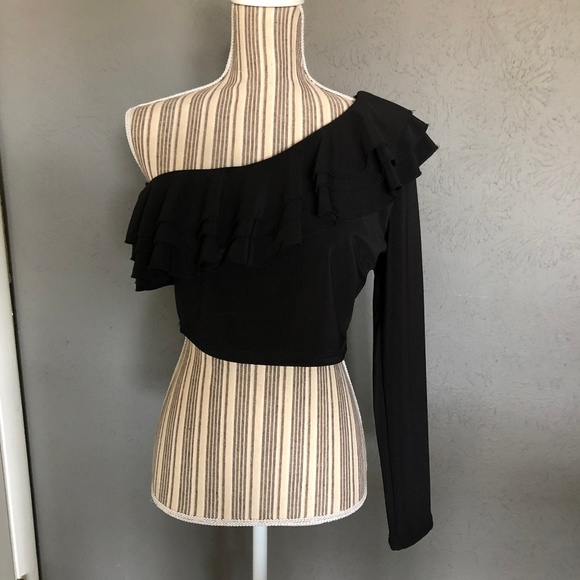 ruffle one shoulder crop top